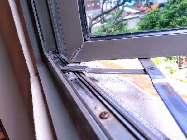 Hinged Window Replacement in Magnolia